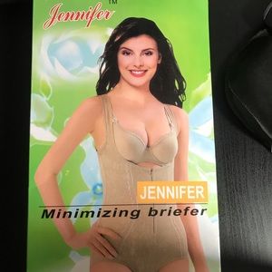 Minimizing brief 4xl beige color fits weight size between 200-235 lbs